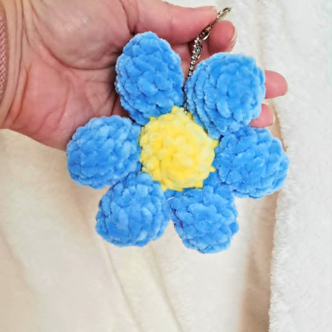 Crochet Flower Keychain | Plush Daisy Bag Charm | Soft Floral Keychain | Handmade Crochet Accessory