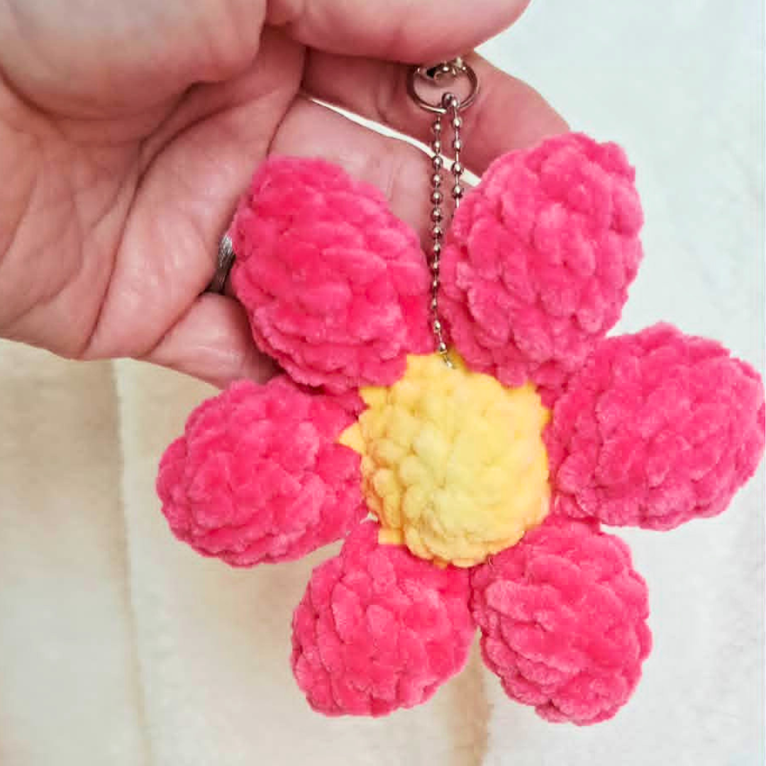 Crochet Flower Keychain | Plush Daisy Bag Charm | Soft Floral Keychain | Handmade Crochet Accessory