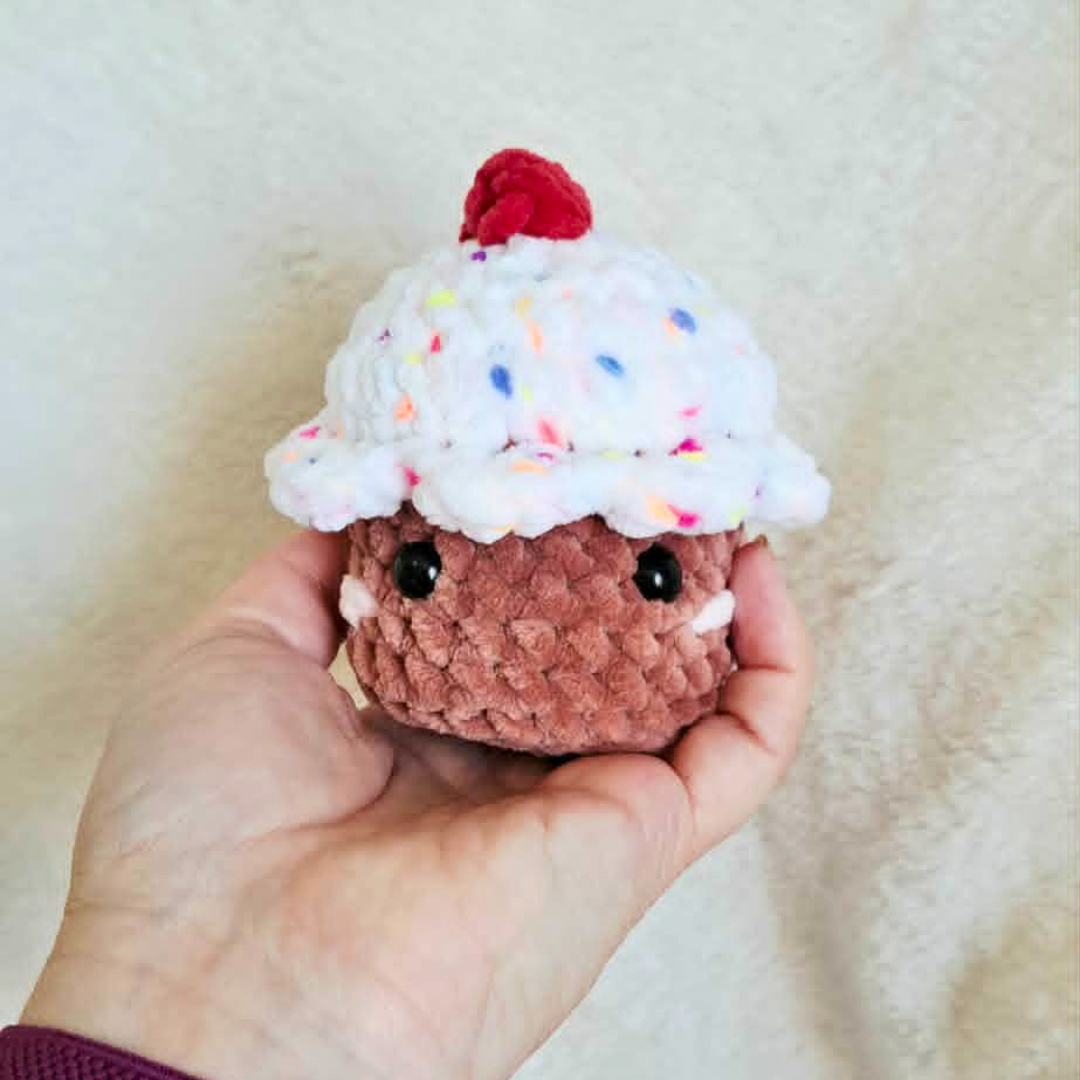 Mini Crochet Cupcake Plushie | Kawaii Dessert Stuffed Animal | Small Crochet Food Plush | Cute Cupcake Gift | Handmade Plushie