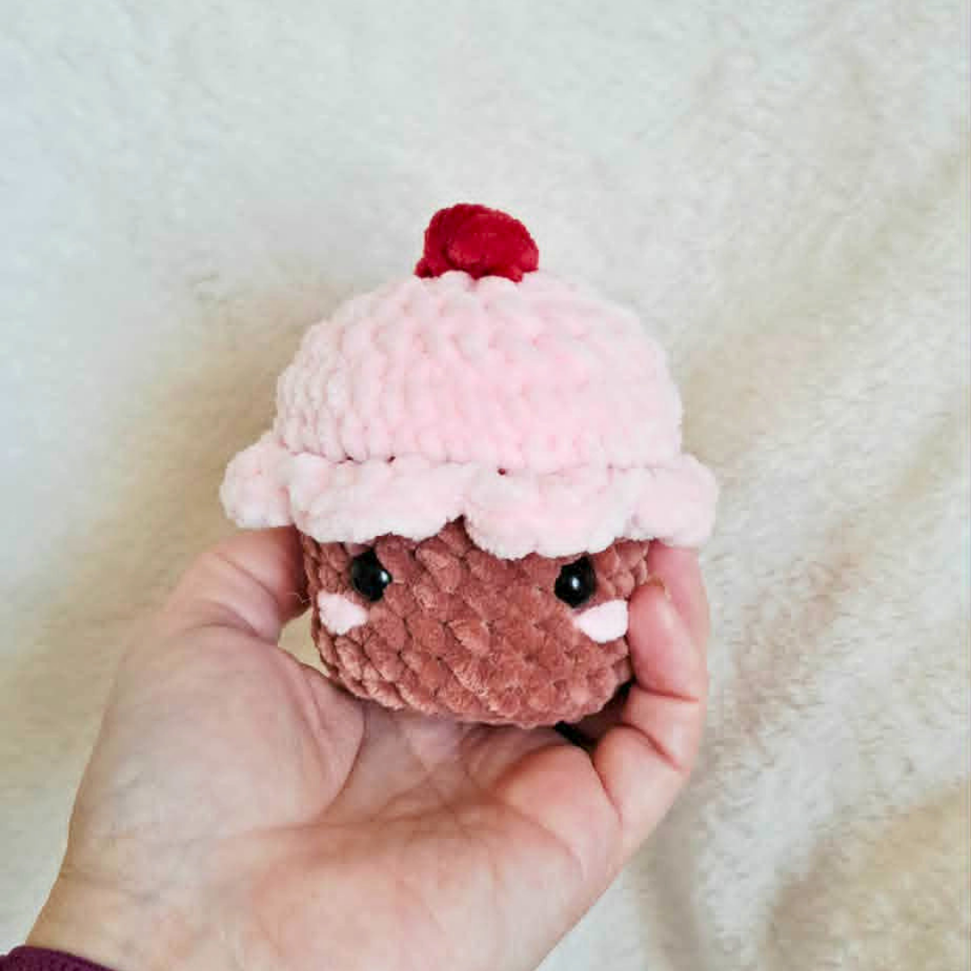 Mini Crochet Cupcake Plushie | Kawaii Dessert Stuffed Animal | Small Crochet Food Plush | Cute Cupcake Gift | Handmade Plushie