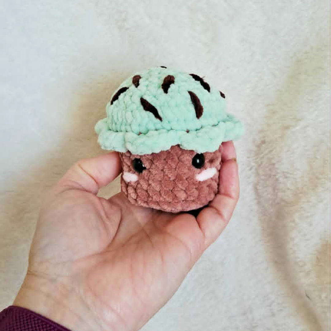 Mini Crochet Cupcake Plushie | Kawaii Dessert Stuffed Animal | Small Crochet Food Plush | Cute Cupcake Gift | Handmade Plushie