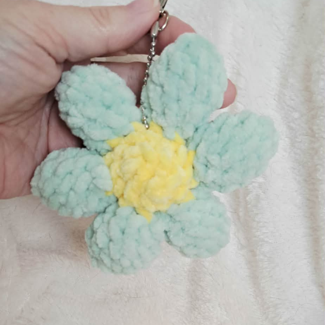 Crochet Flower Keychain | Plush Daisy Bag Charm | Soft Floral Keychain | Handmade Crochet Accessory